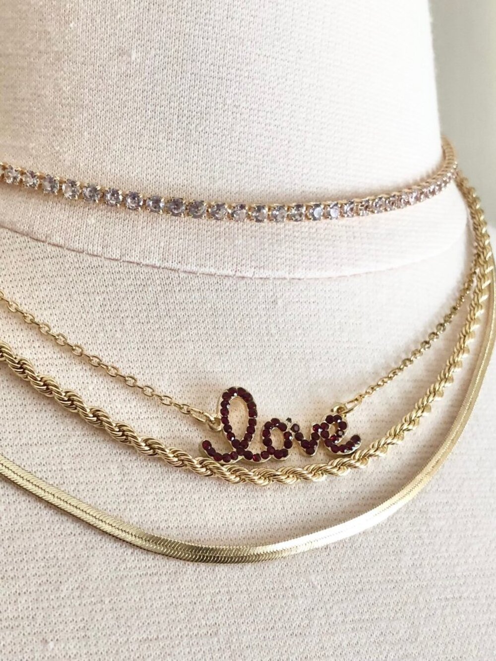 Red Love Rhinestone Pendant Fashion Necklace